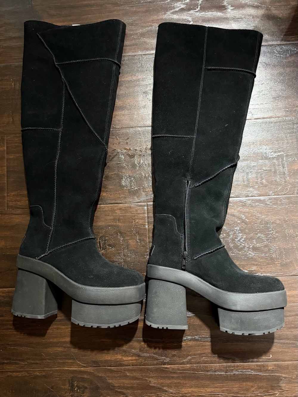 Black Suede Knee-High Platform Boots UGG BOOT NEW WITHOUT TAGS - Picture 3 of 5